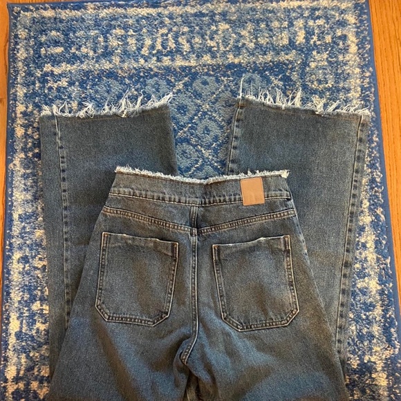 Zara High Rise Blue Denim Jeans - Picture 3 of 3